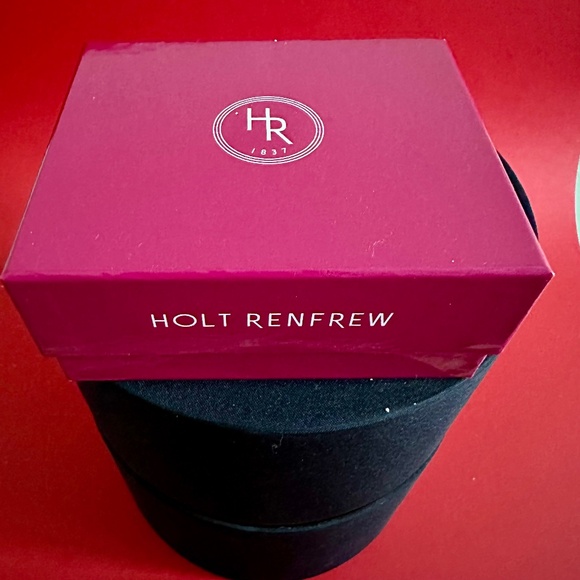Holt Renfrew box - Picture 1 of 3